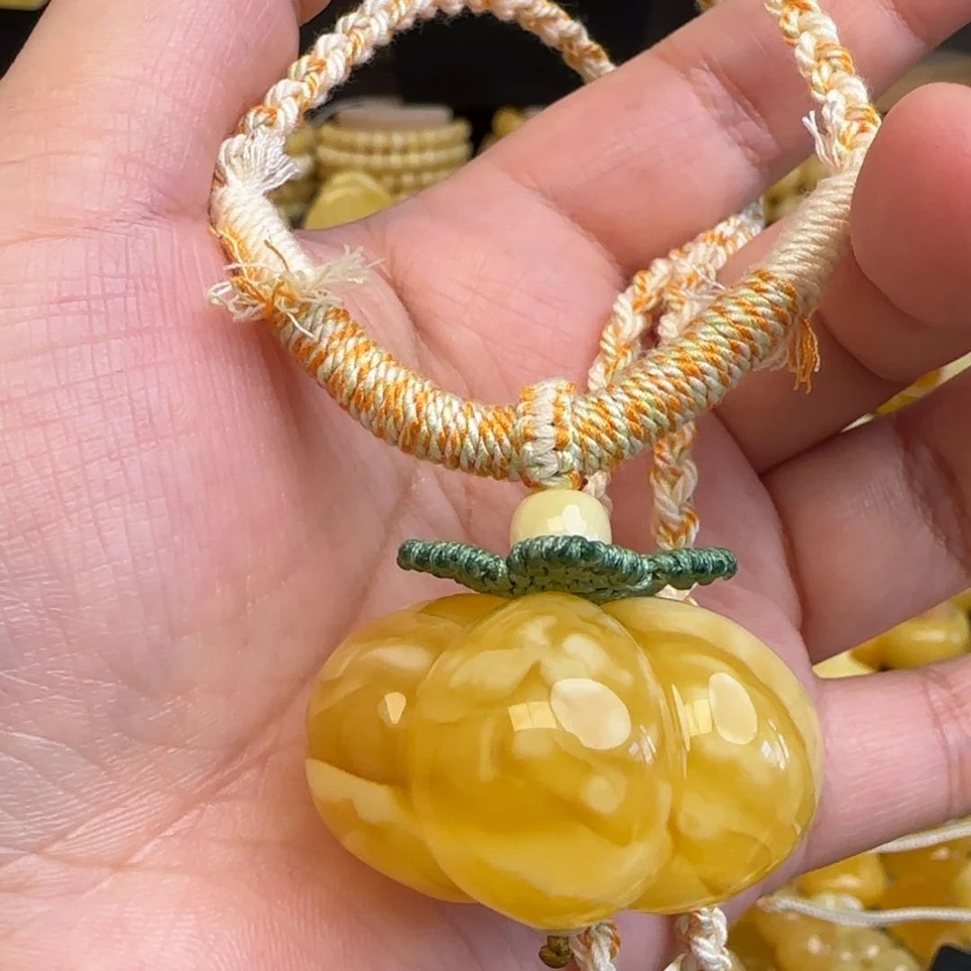 琥珀未镶嵌套链天然金白溶洞妖花蜜蜡瓜瓜来米吊坠