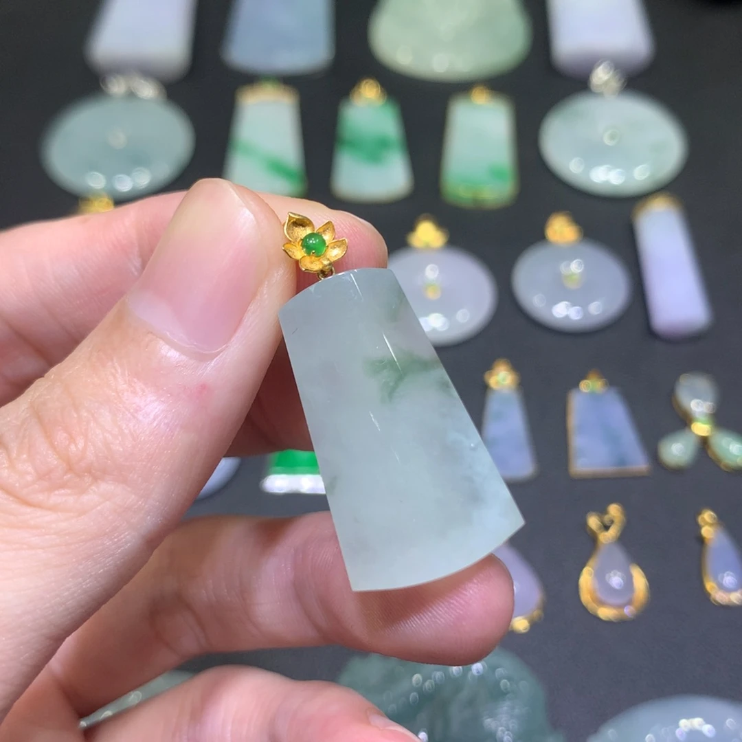 翡翠18K金镶嵌吊坠(不含链)