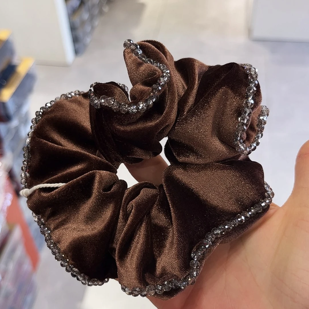 布艺非金属丝绒边钻棕