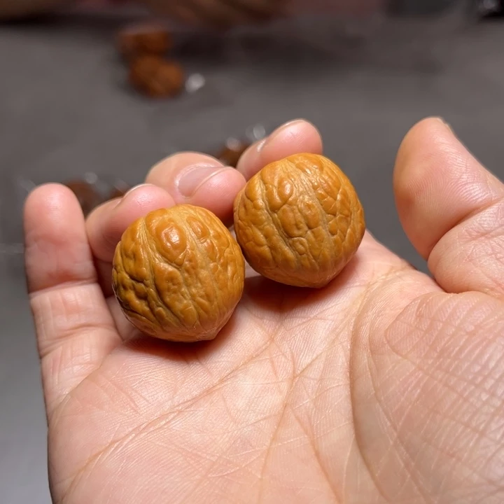 文玩核桃把件泥鳅背8543