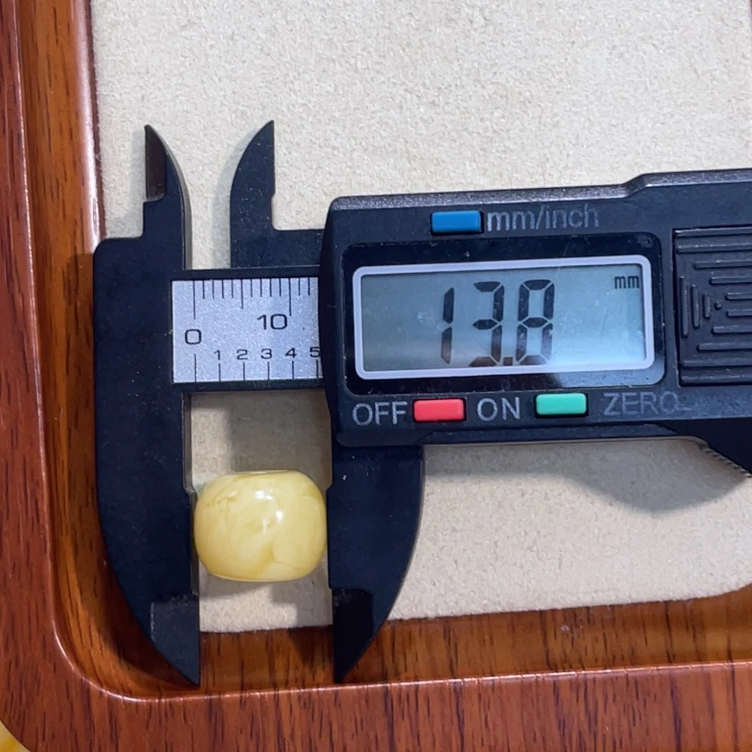 萤***光未镶嵌蜜蜡手链蜜蜡