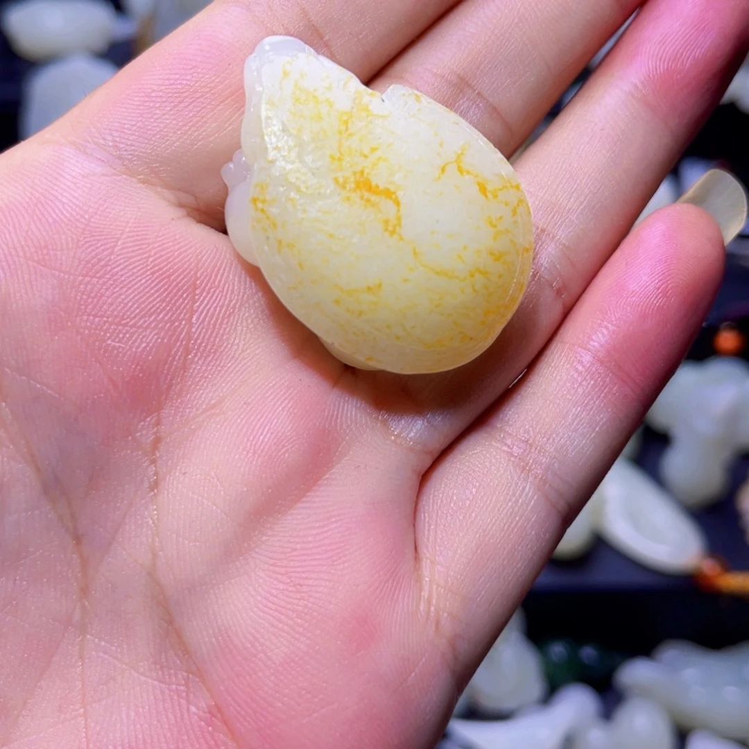 用***9和田玉未镶嵌颈饰