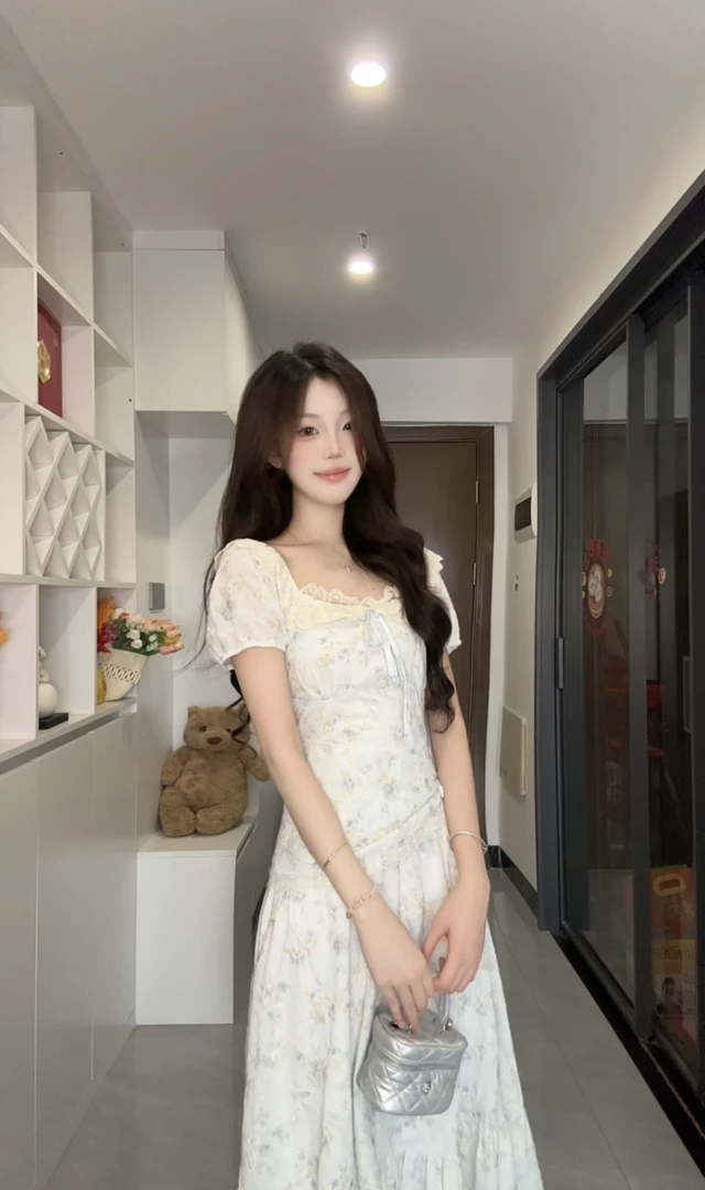 【花海晨曦】碎花连衣裙女2025夏季新款蕾丝花边设计感长裙子