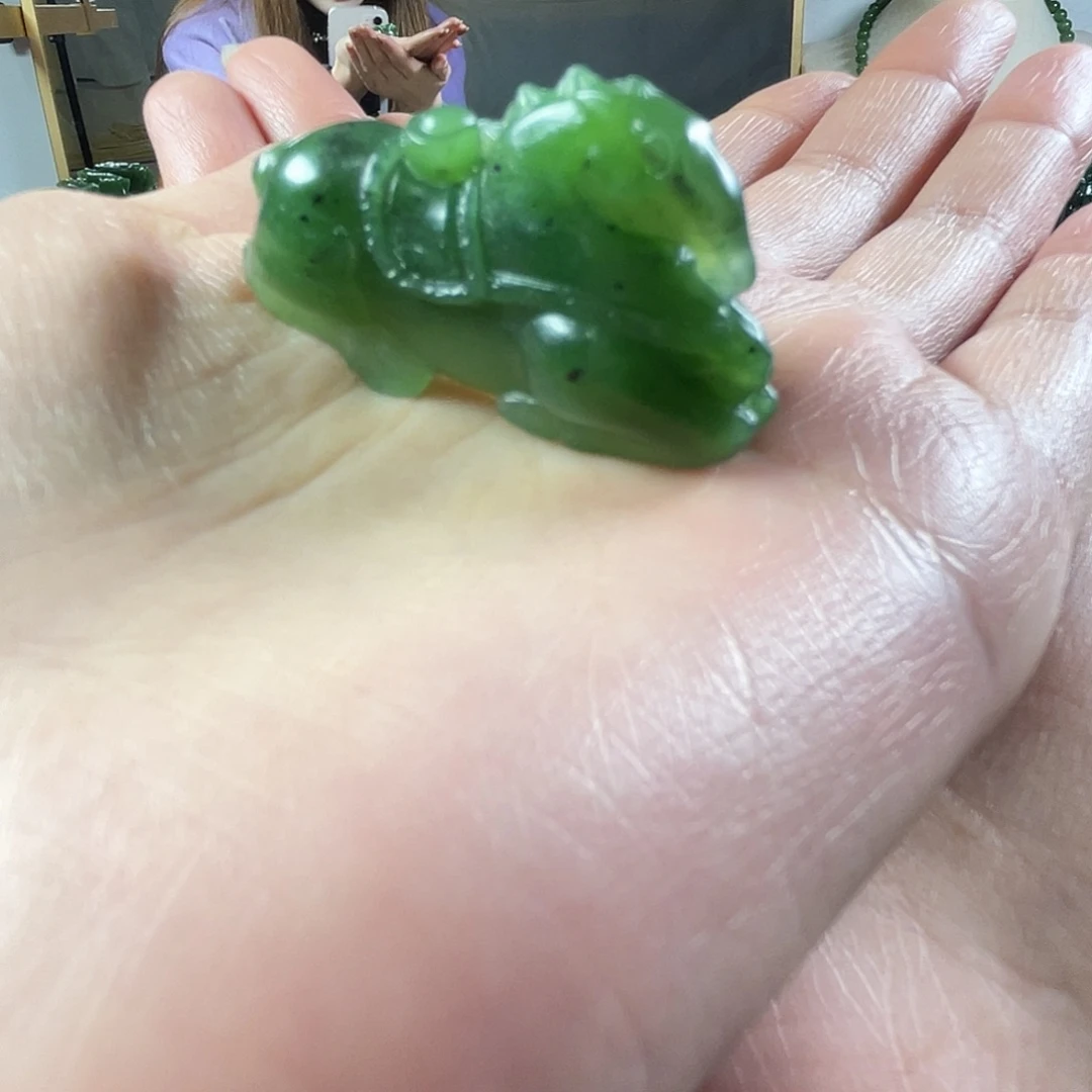 M***W和田玉（碧玉）未镶嵌颈饰