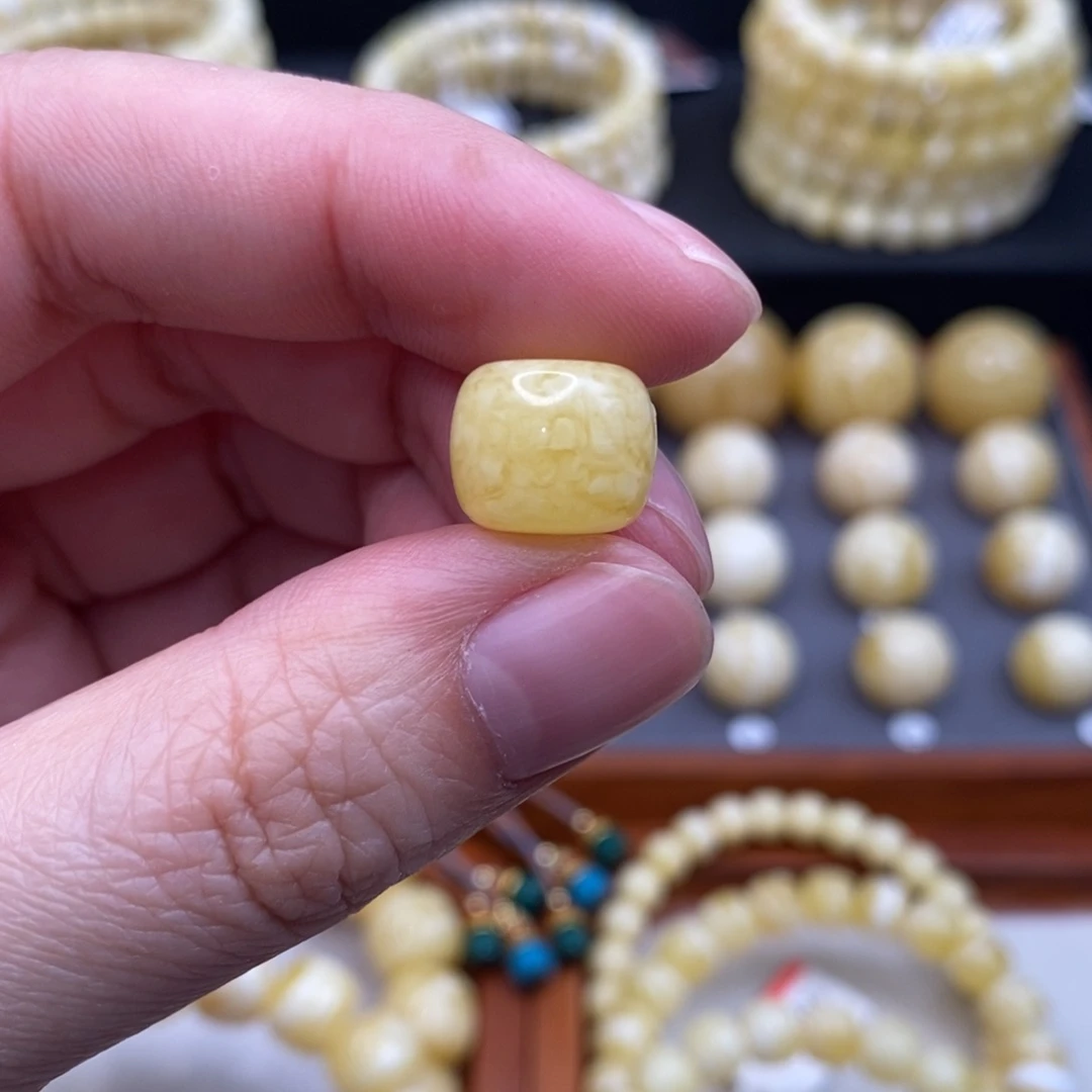 蜜蜡未镶嵌珠宝奇石12.1*10