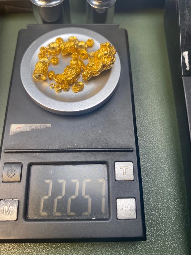 小于来了足金配饰定制8的白相籽