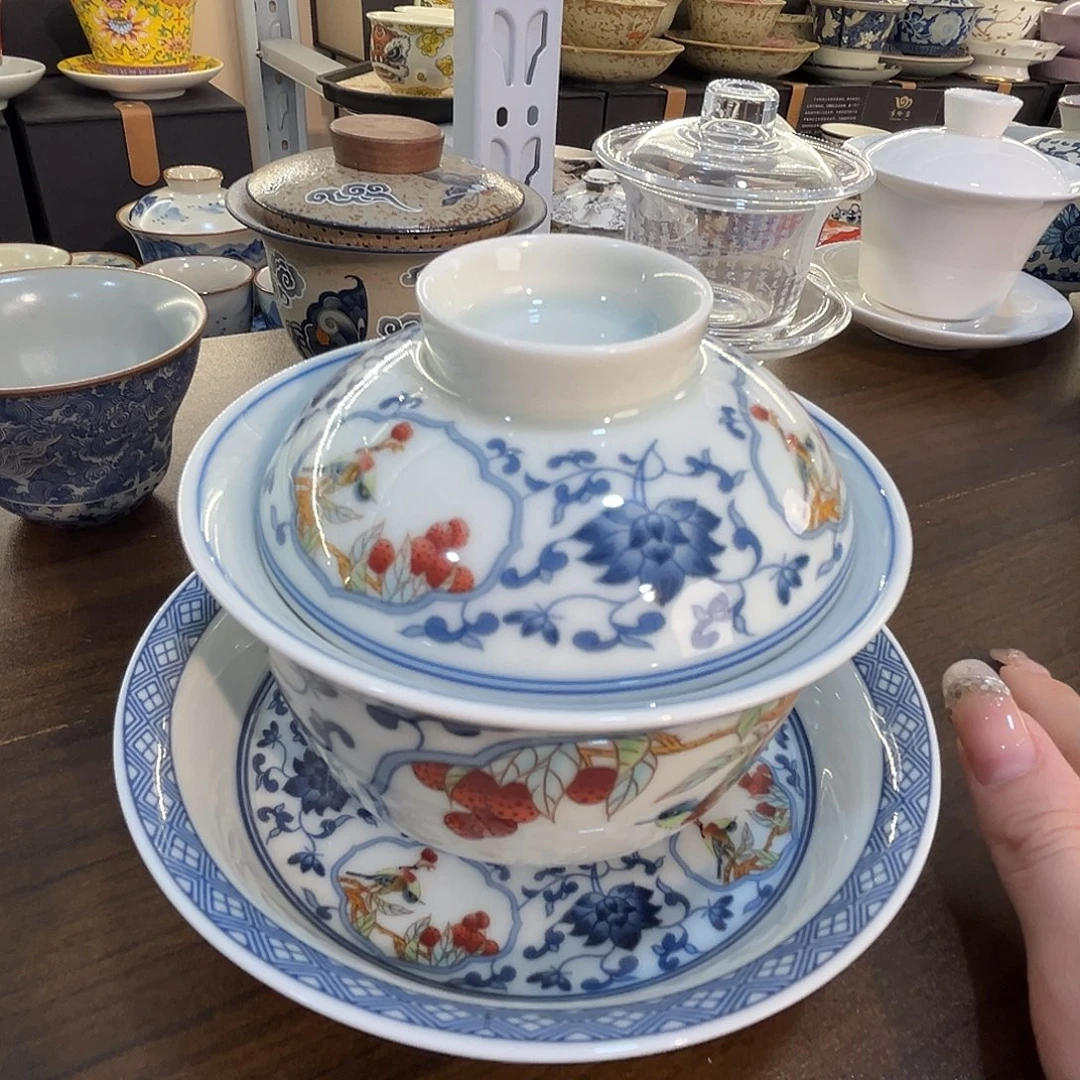 这些盖碗很漂亮！！！