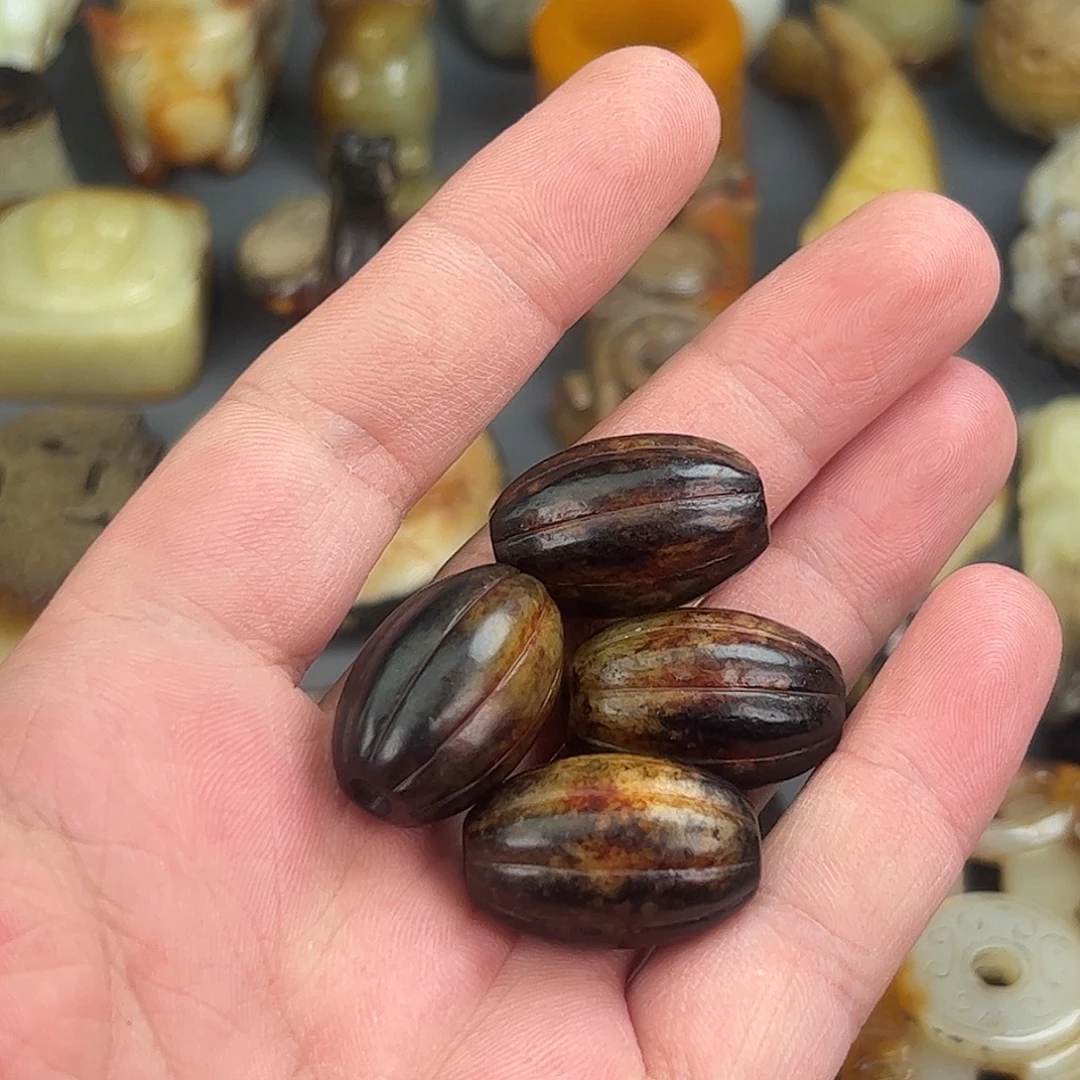 和田玉（糖玉）未镶嵌颈饰