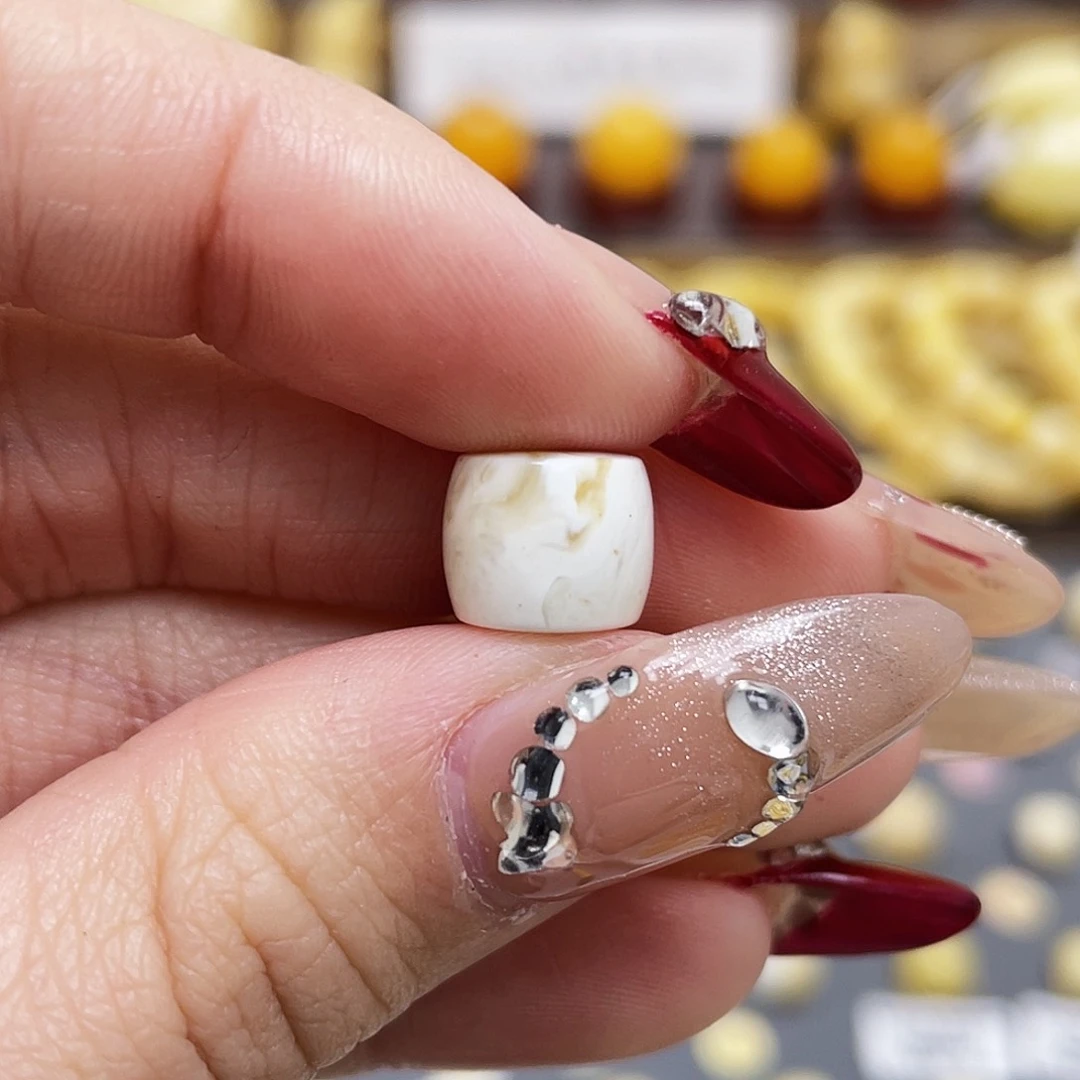 琥珀裸石未镶嵌蜜蜡直切9.8*8.5mm微瑕