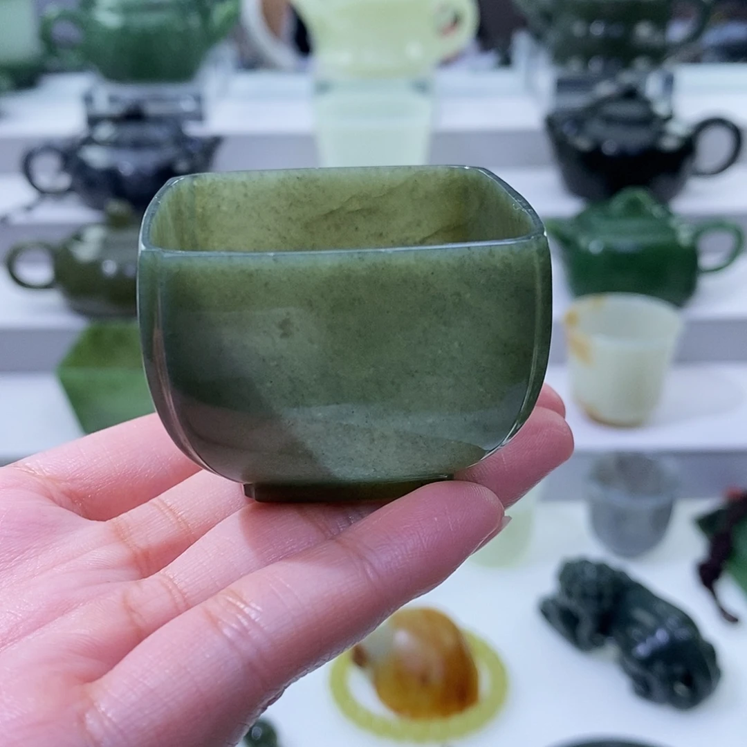 和田玉未镶嵌挂件杯子微瑕