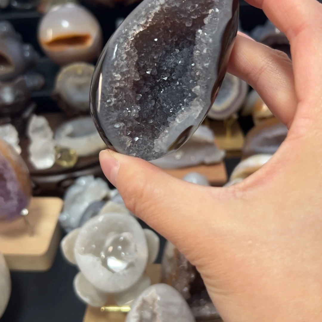 玛瑙/玉髓未镶嵌珠宝奇石