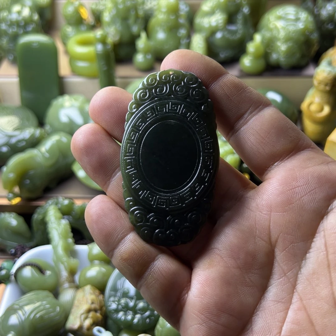 岫岩老玉（透闪石质玉）挂件未镶嵌铁***菜