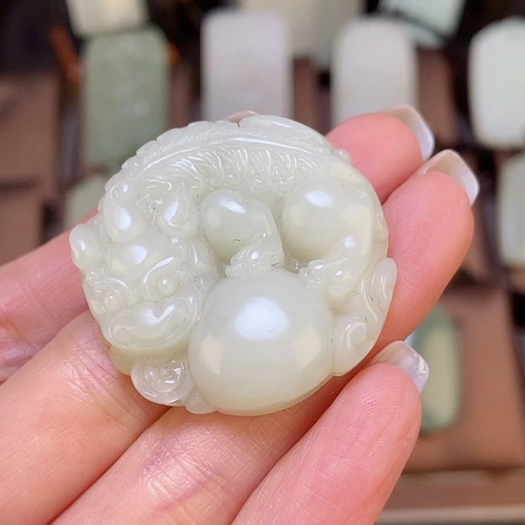 【闪购商品】颈饰未镶嵌和田玉