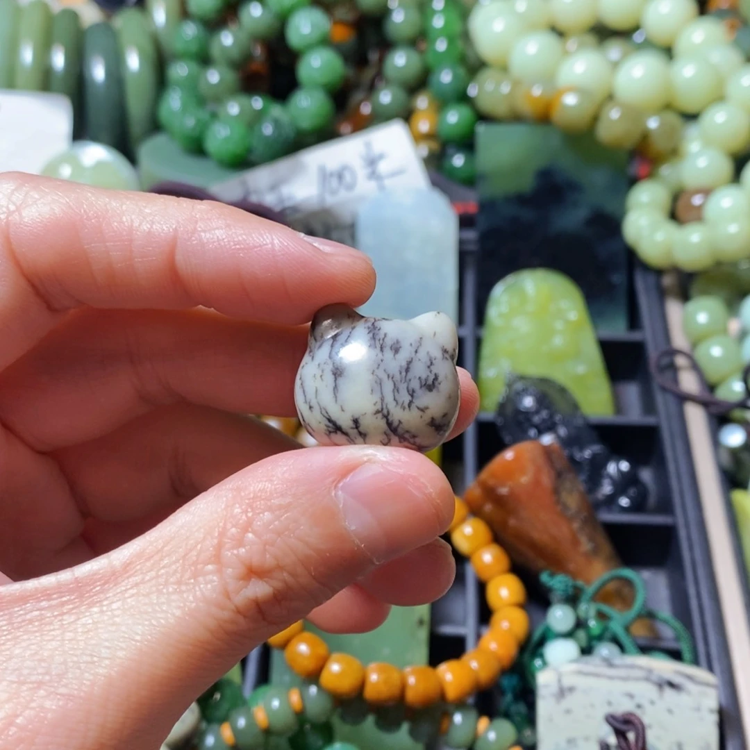 岫岩老玉（透闪石质玉）未镶嵌颈饰