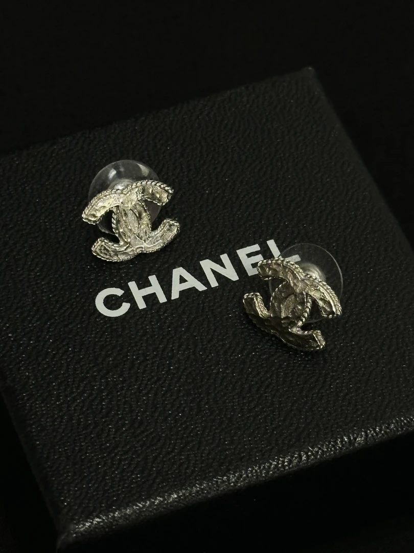 95新 Chanel/香奈儿 13A敲印双C耳钉/JJ5031504