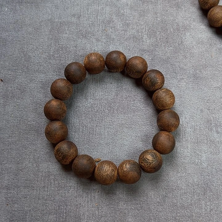 沉香手串阿*海南奇楠