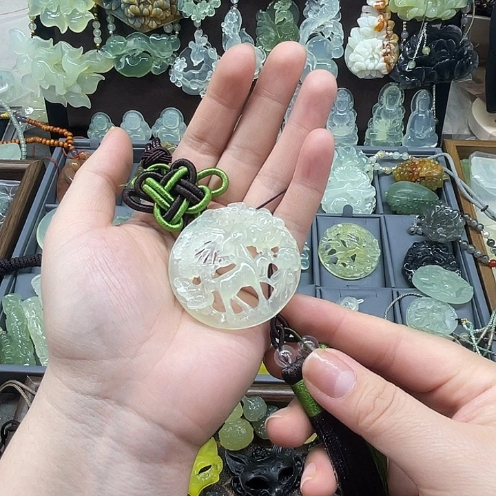 岫玉未镶嵌车挂岫玉车挂件