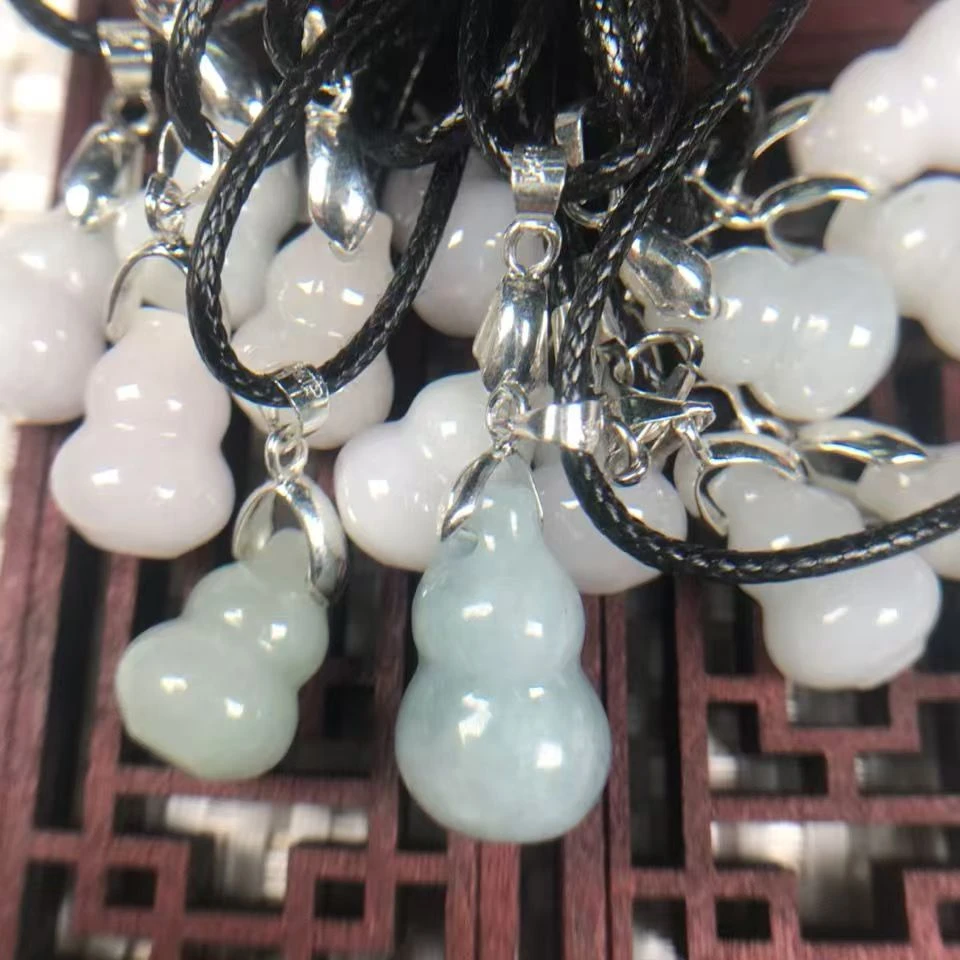 天然翡翠A货玉葫芦吊坠【多样性发货，拍一发一】