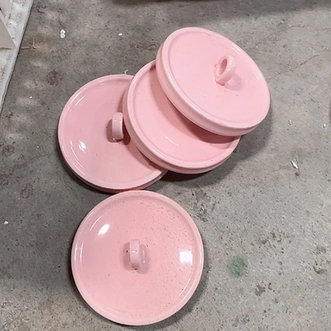 微瑕，不能明火，口径9.5厘米，四个盖子