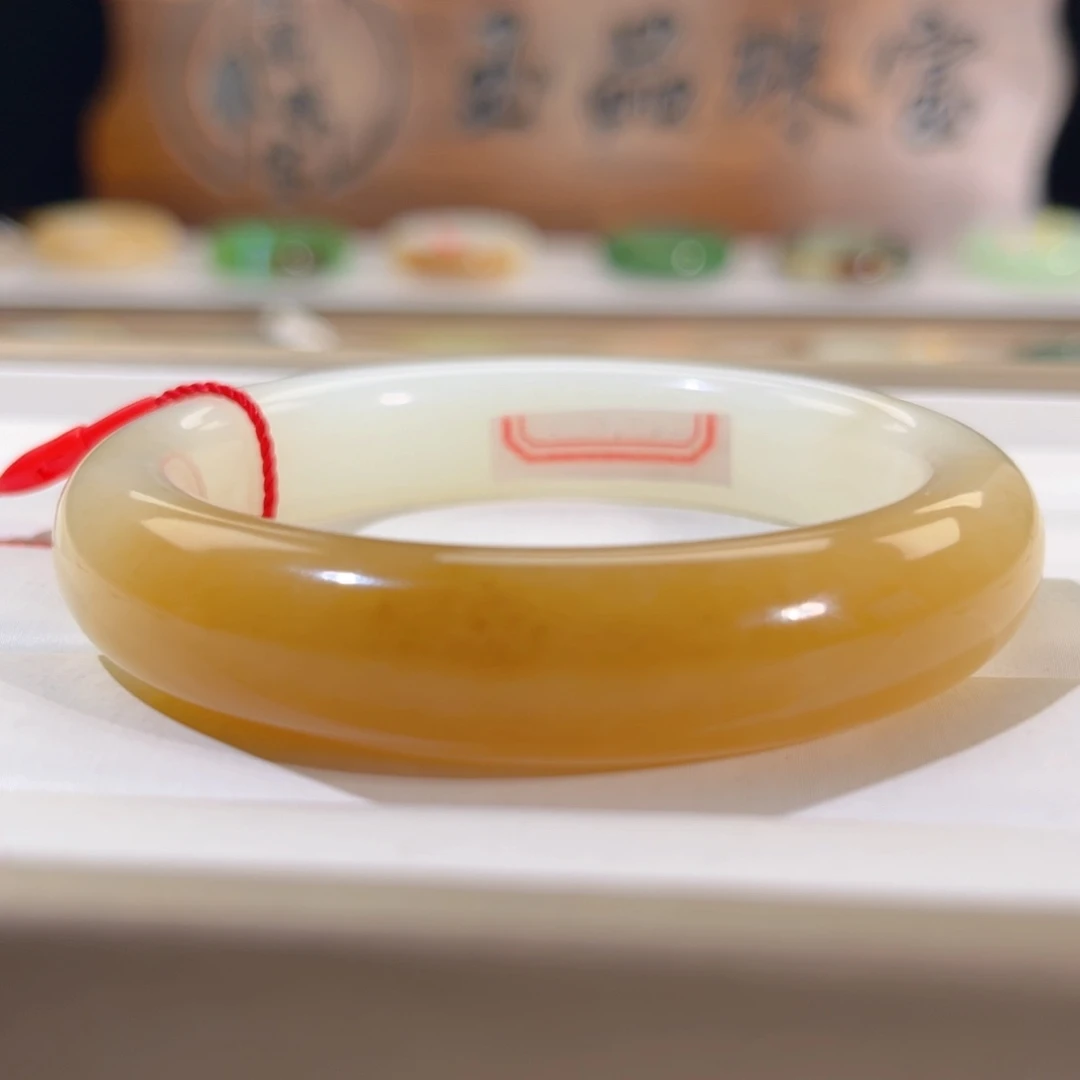 和田玉未镶嵌手镯    「糖白」