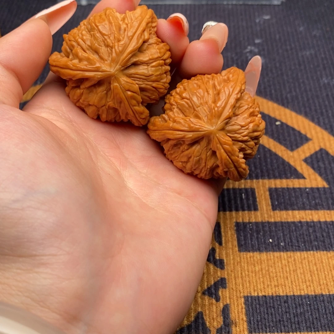 乐***乐文玩核桃吊坠白狮子