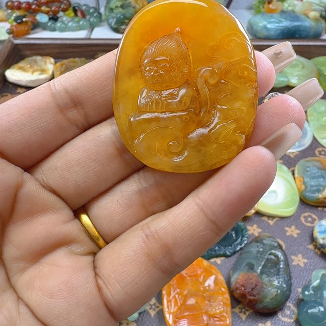 蛇纹石玉未镶嵌颈饰