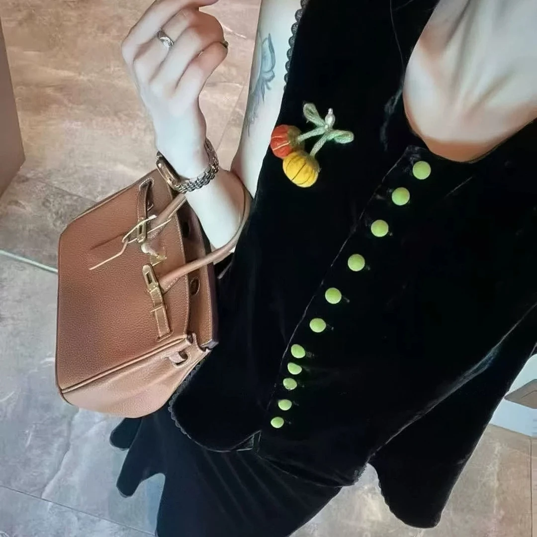 南瓜辣椒洋气减龄金丝绒马甲背心女2025秋季新款圆领蕾丝花边