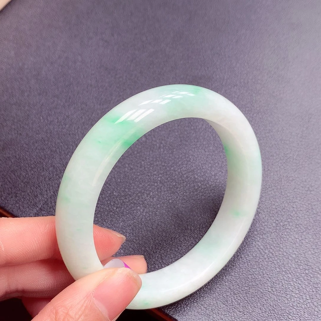 翡翠手镯未镶嵌缅甸翡翠