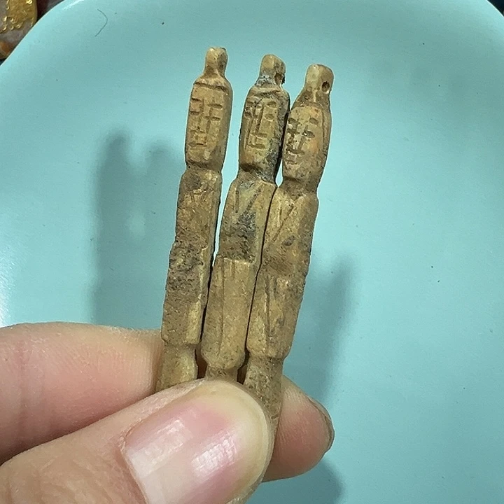 透闪石质玉未镶嵌挂件