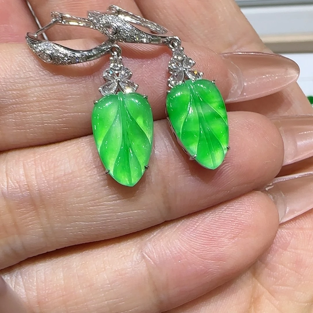 【闪购商品】18K金镶嵌翡翠耳饰