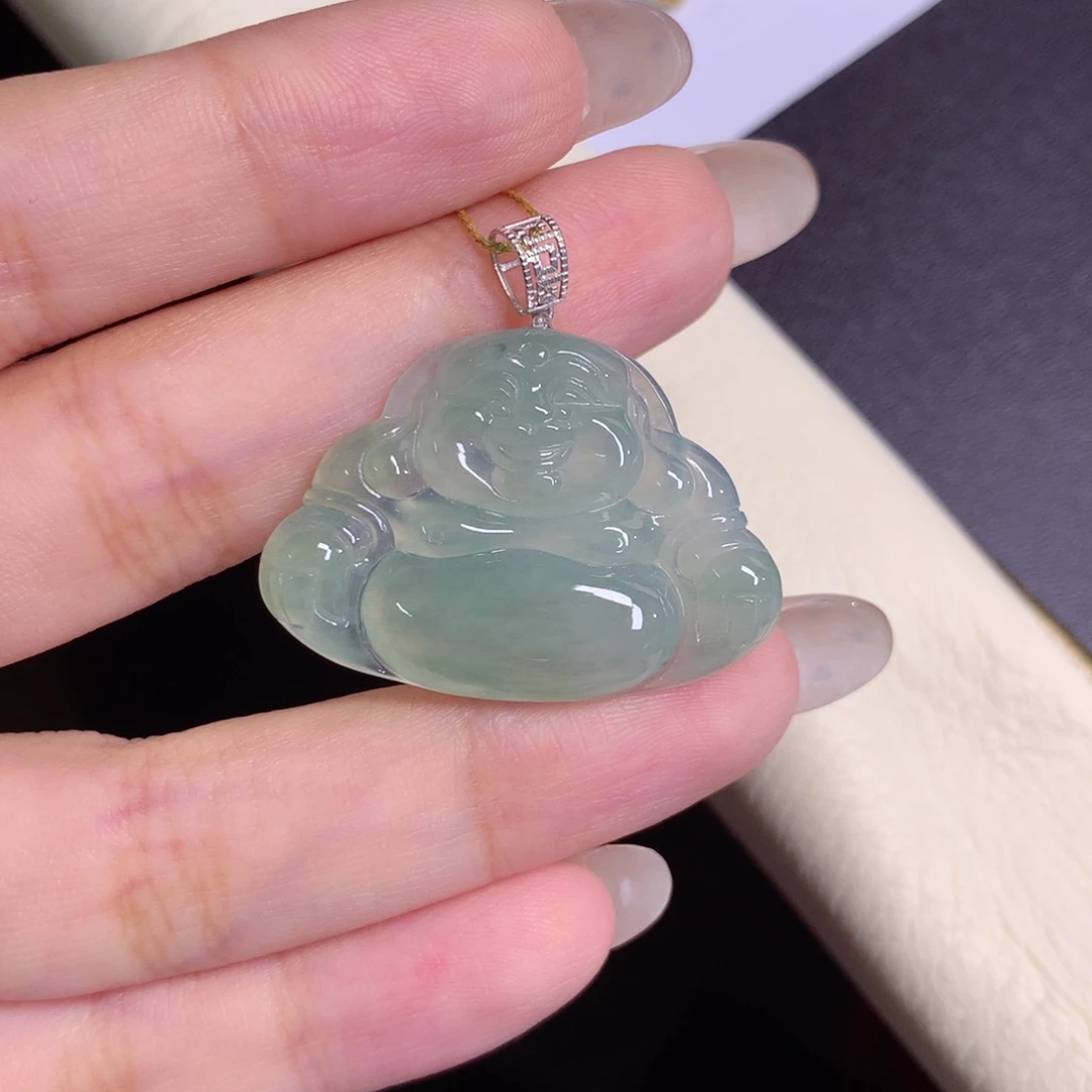 颈饰18K金镶嵌翡翠佛公