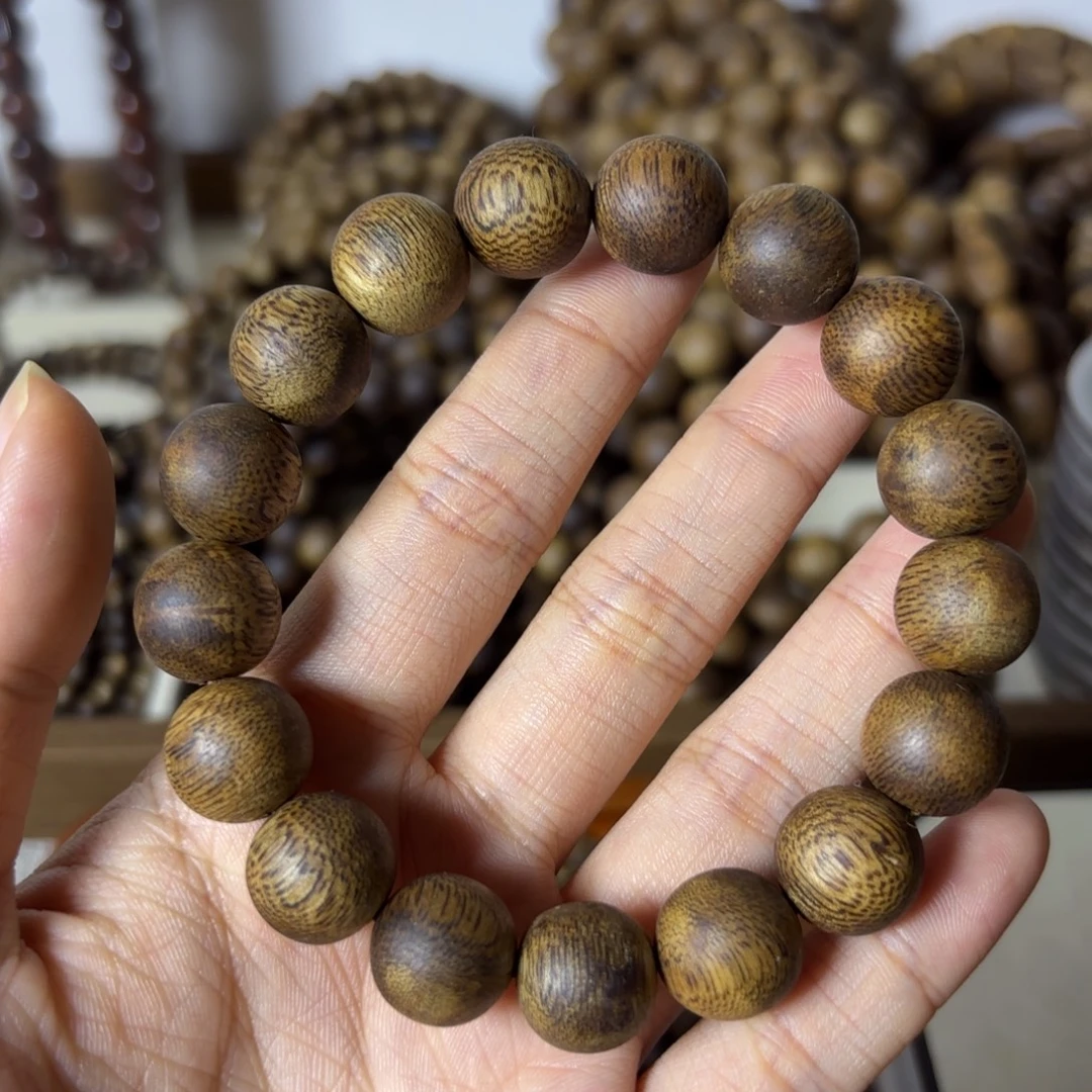 【艺香阁】海南莺歌绿奇楠1.3mm11.5g+