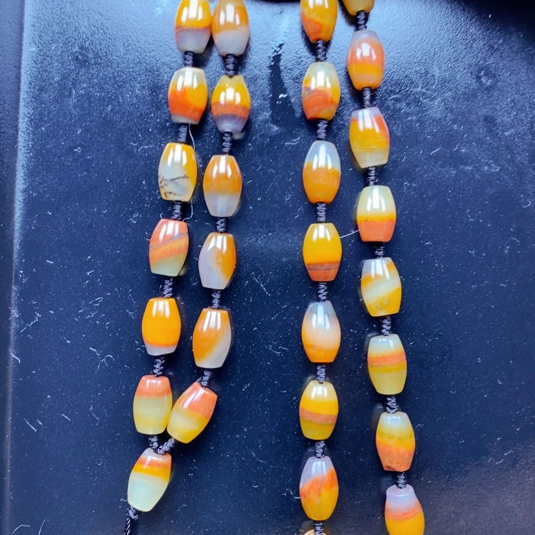 石英质玉（黄龙玉）未镶嵌颈饰