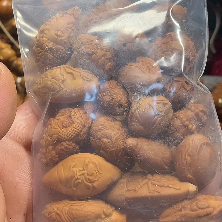 小****手串/手链橄榄核瑕疵核777