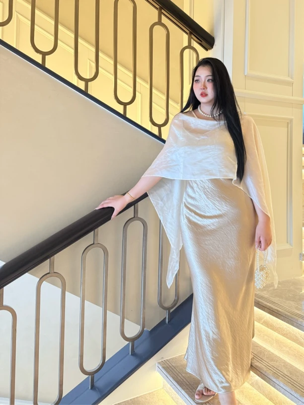 【月下美人】珠光缎面质感V领鱼尾吊带裙大码法式辣妹吊带连衣裙