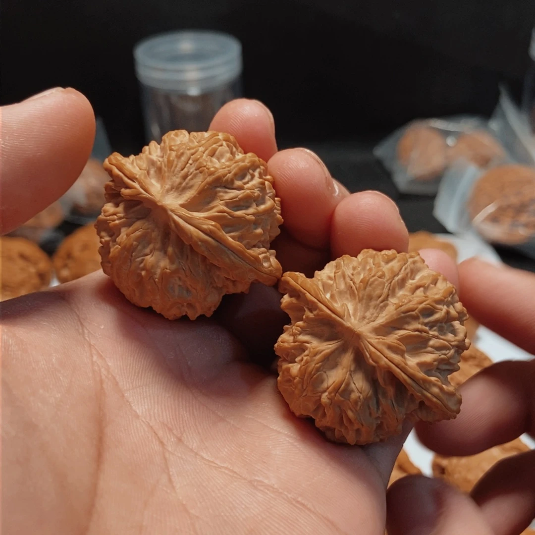 文玩核桃吊坠苹果