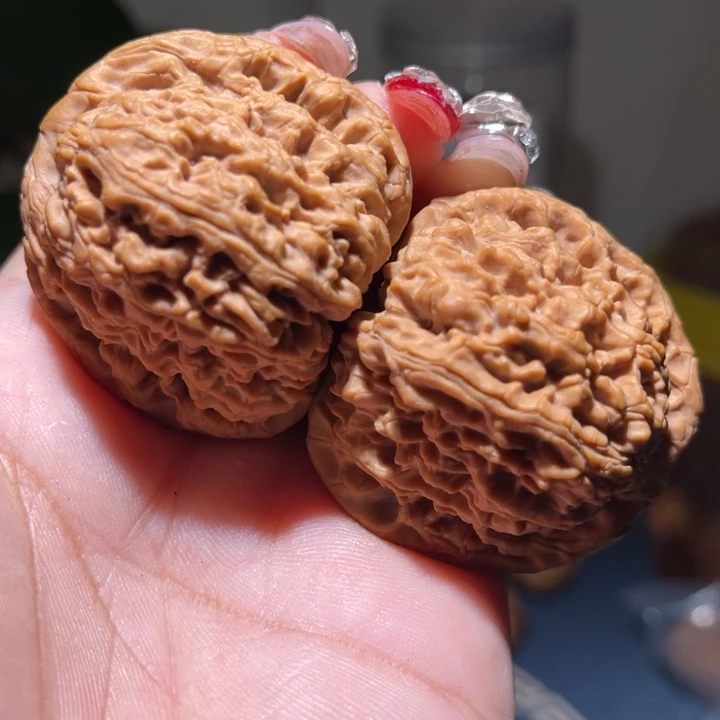 桃核把件            43