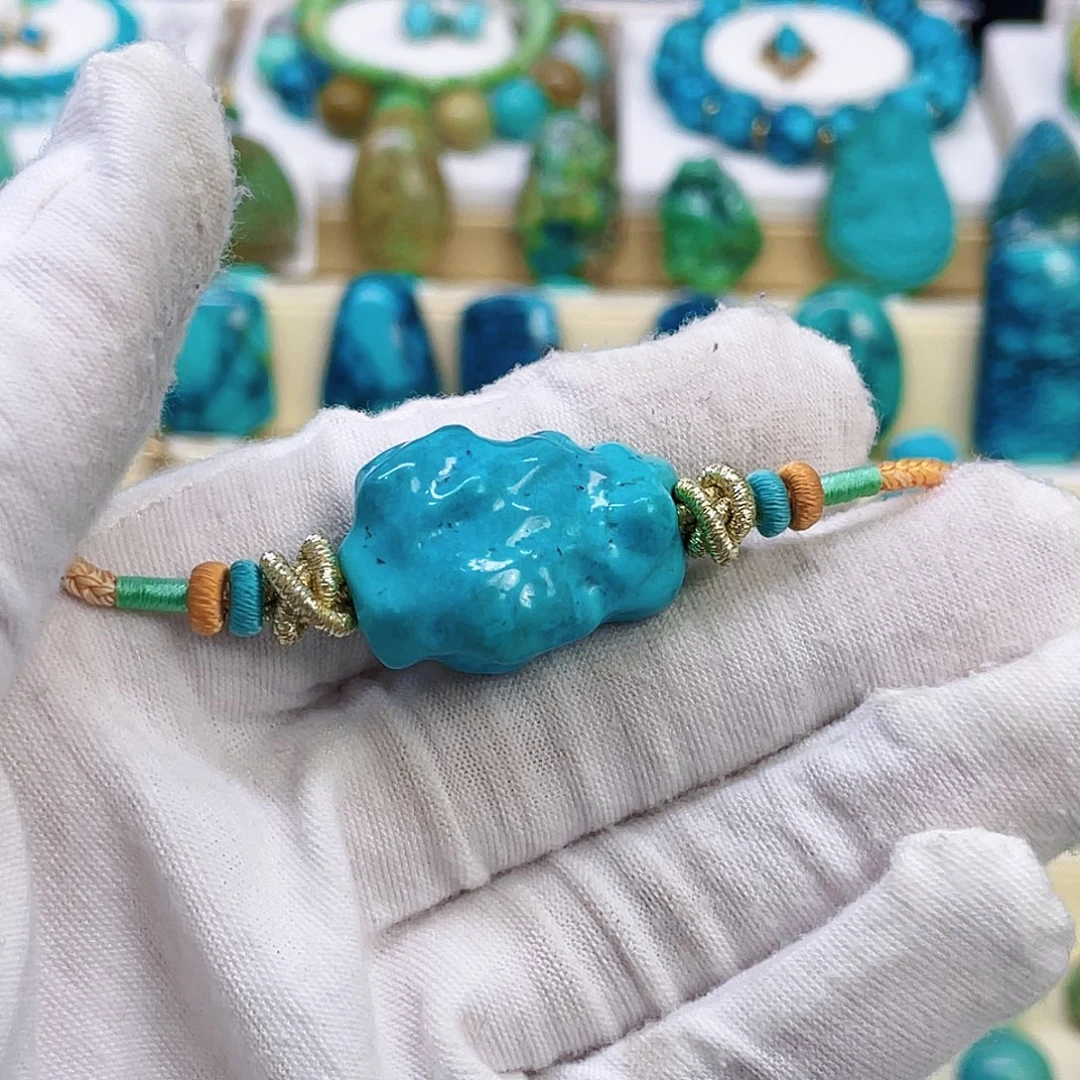 绿松石未镶嵌颈饰