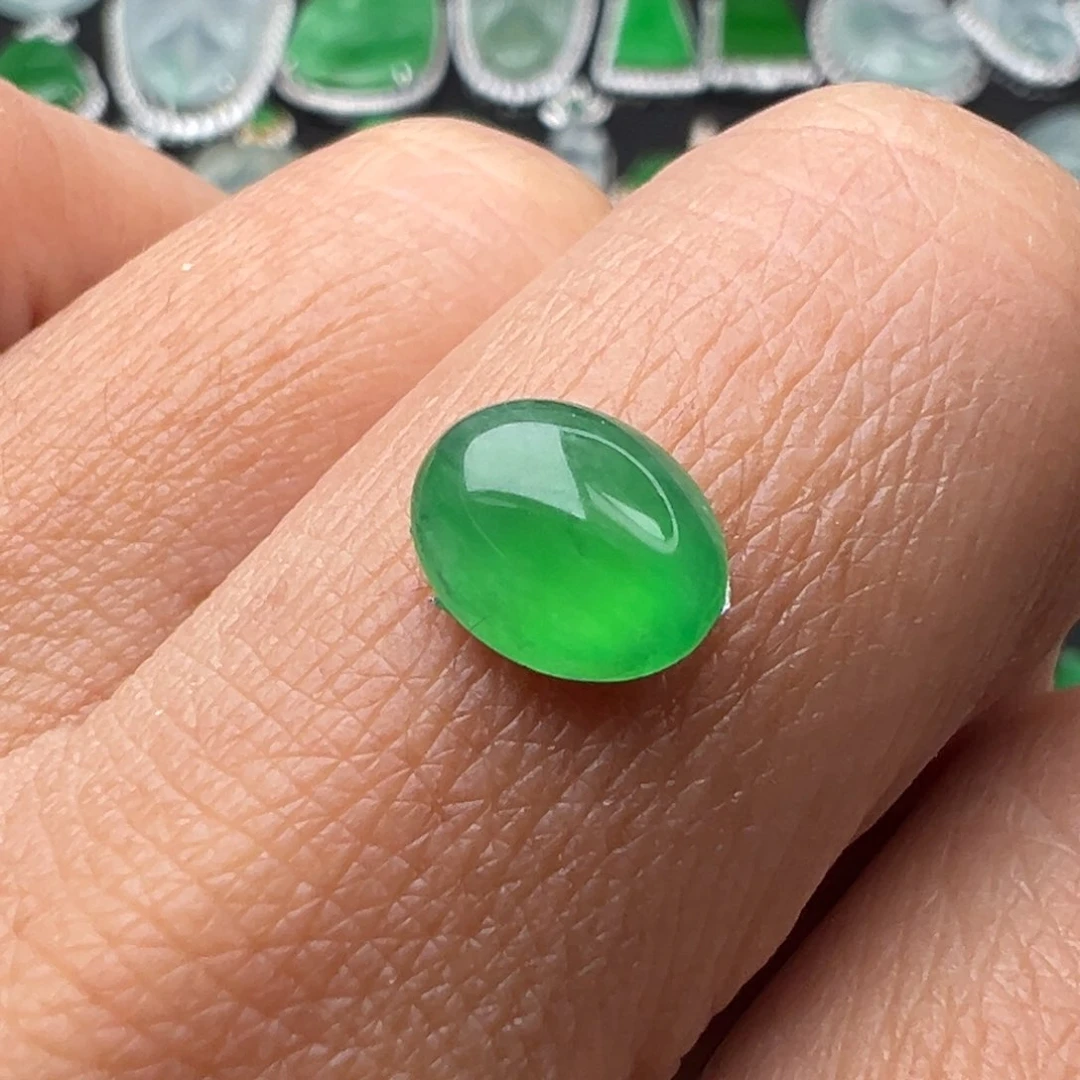 翡翠颈饰未镶嵌蛋8.3