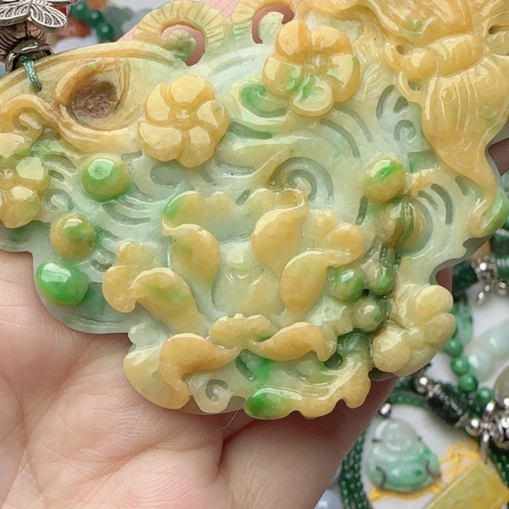 翡翠未镶嵌颈饰天然A货93