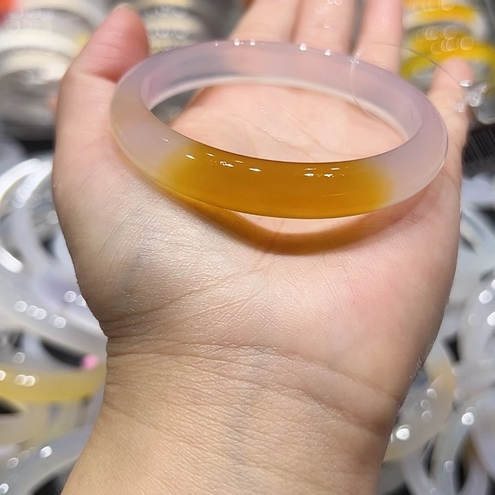 夏***时手镯玛瑙/玉髓未镶嵌