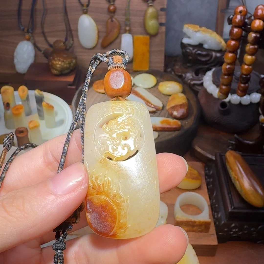 和田玉颈饰未镶嵌往**风