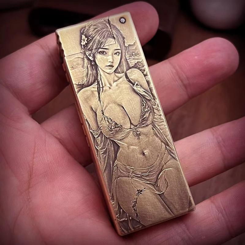 073侧滑轮双孔黄铜老式复古雕刻盔甲战壕打火机经典个性