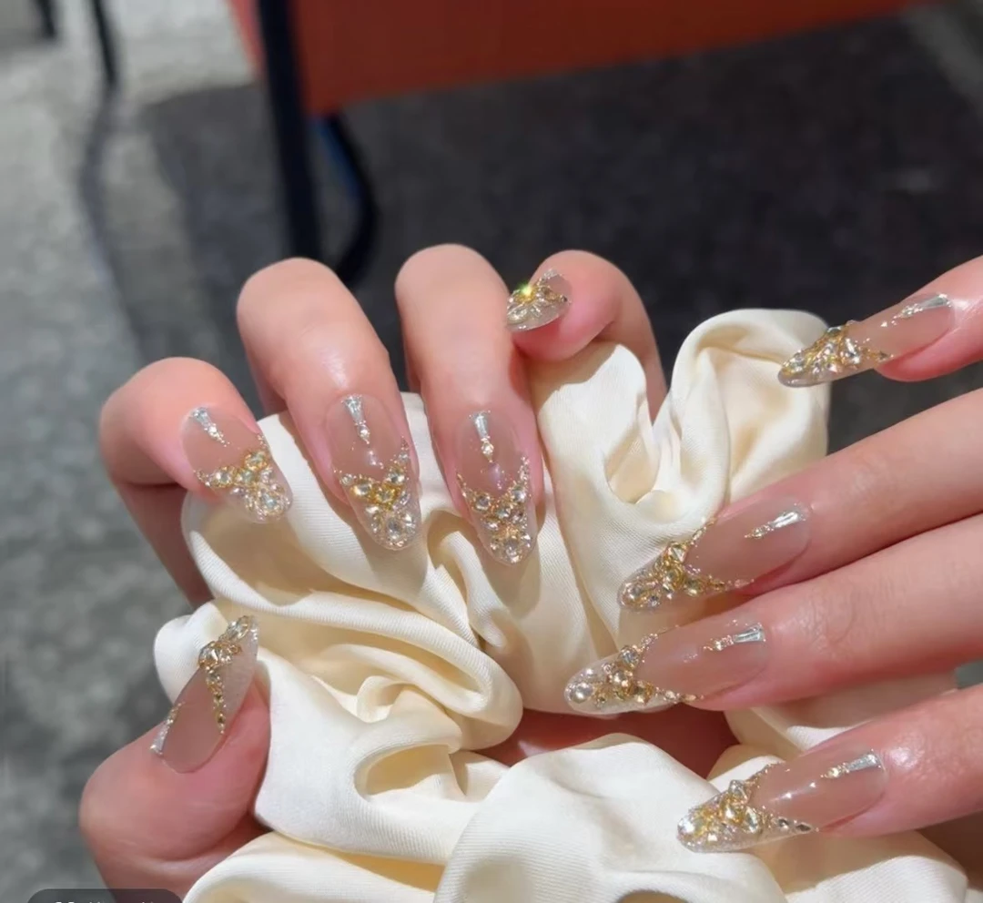 【炸金花】秋冬新款高品质纯手工穿戴甲闪钻轻奢气质假指甲光疗显白