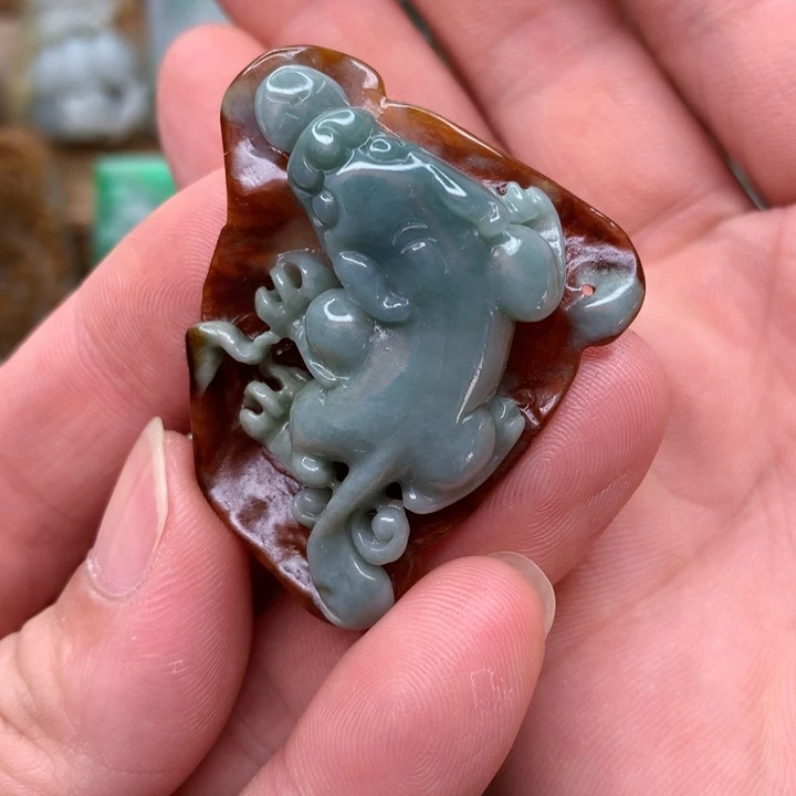 翡翠未镶嵌颈饰翡翠