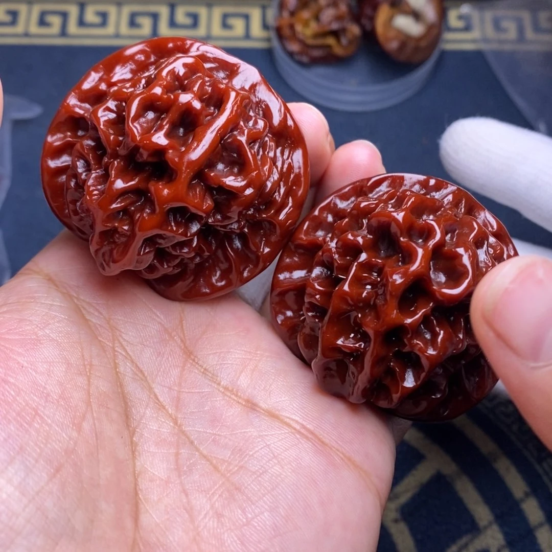 文玩核桃吊坠帝王48
