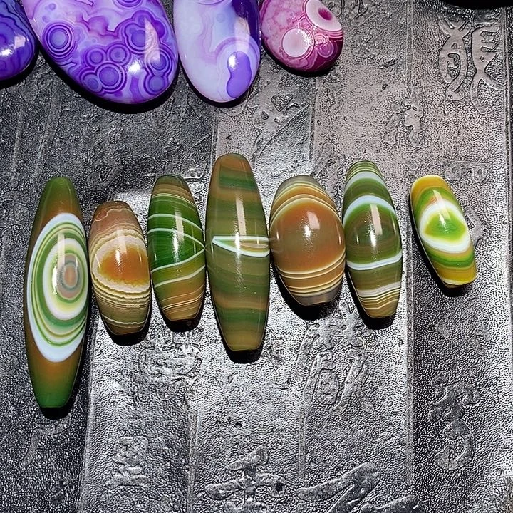 豆***粒玛瑙/玉髓合金颈饰