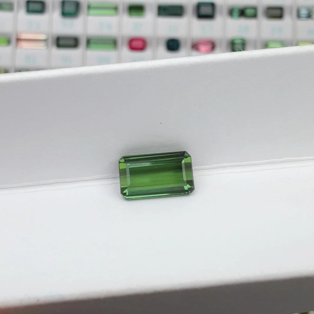 未镶嵌珠宝半成品碧玺天然2.1克拉