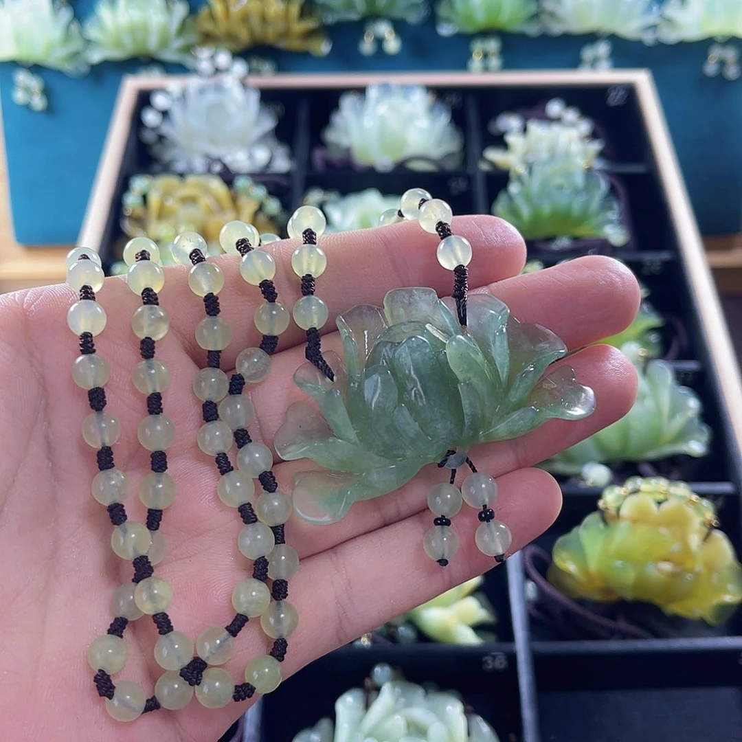 蛇纹石玉颈饰未镶嵌