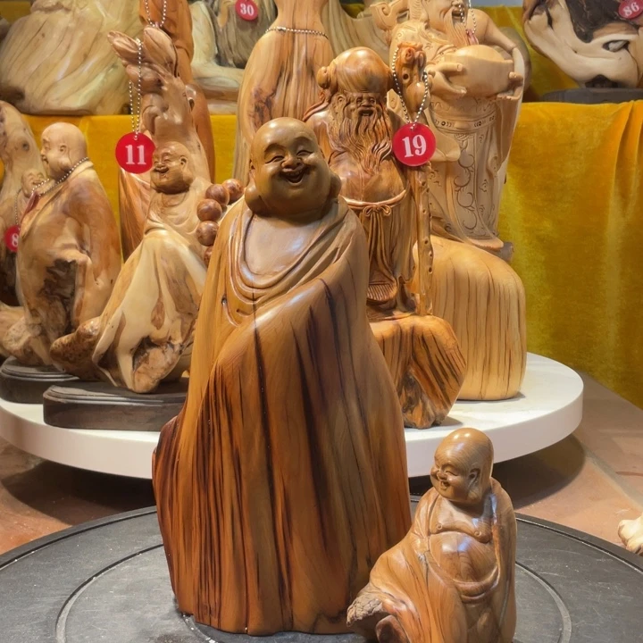 香榧木岁**然崖柏  弥勒